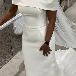 Off white wedding dress size 6 - David’s bridal